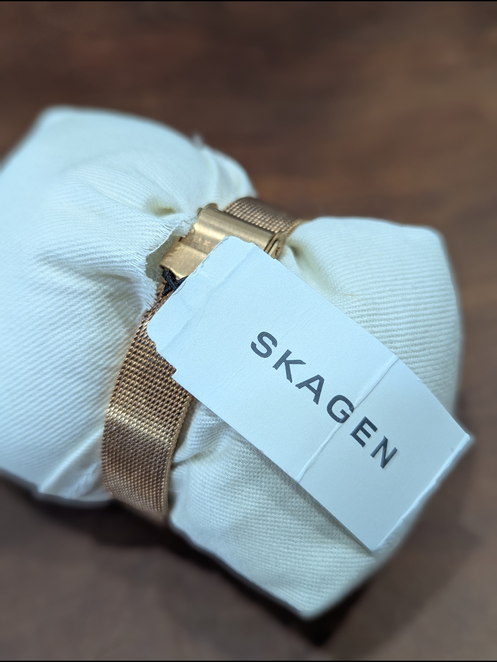 Skagen Rose Gold Mesh Watch with Silver Sunray Dial NWT - Picture 2 of 4